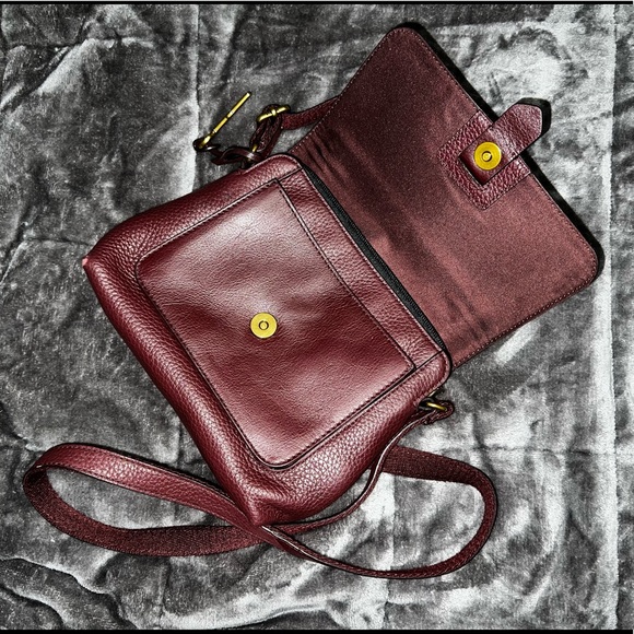 Fossil crossbody - Picture 3 of 8